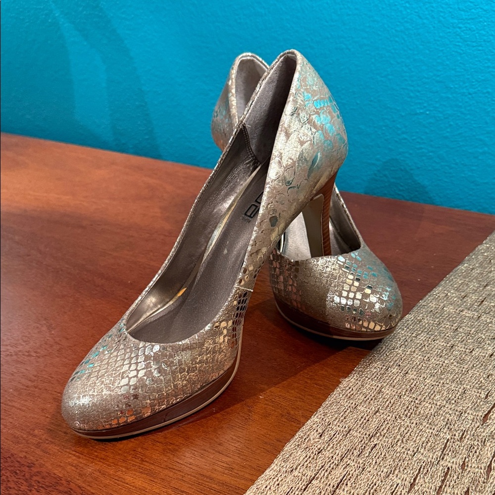 Moda Spana Metallic Snakeskin Heels